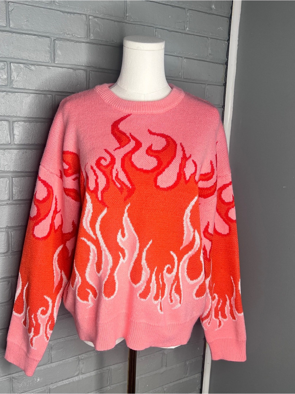 Aqua Blues Pink & Orange Flame Knit Women's Long Sleeve Sweater Size Medium